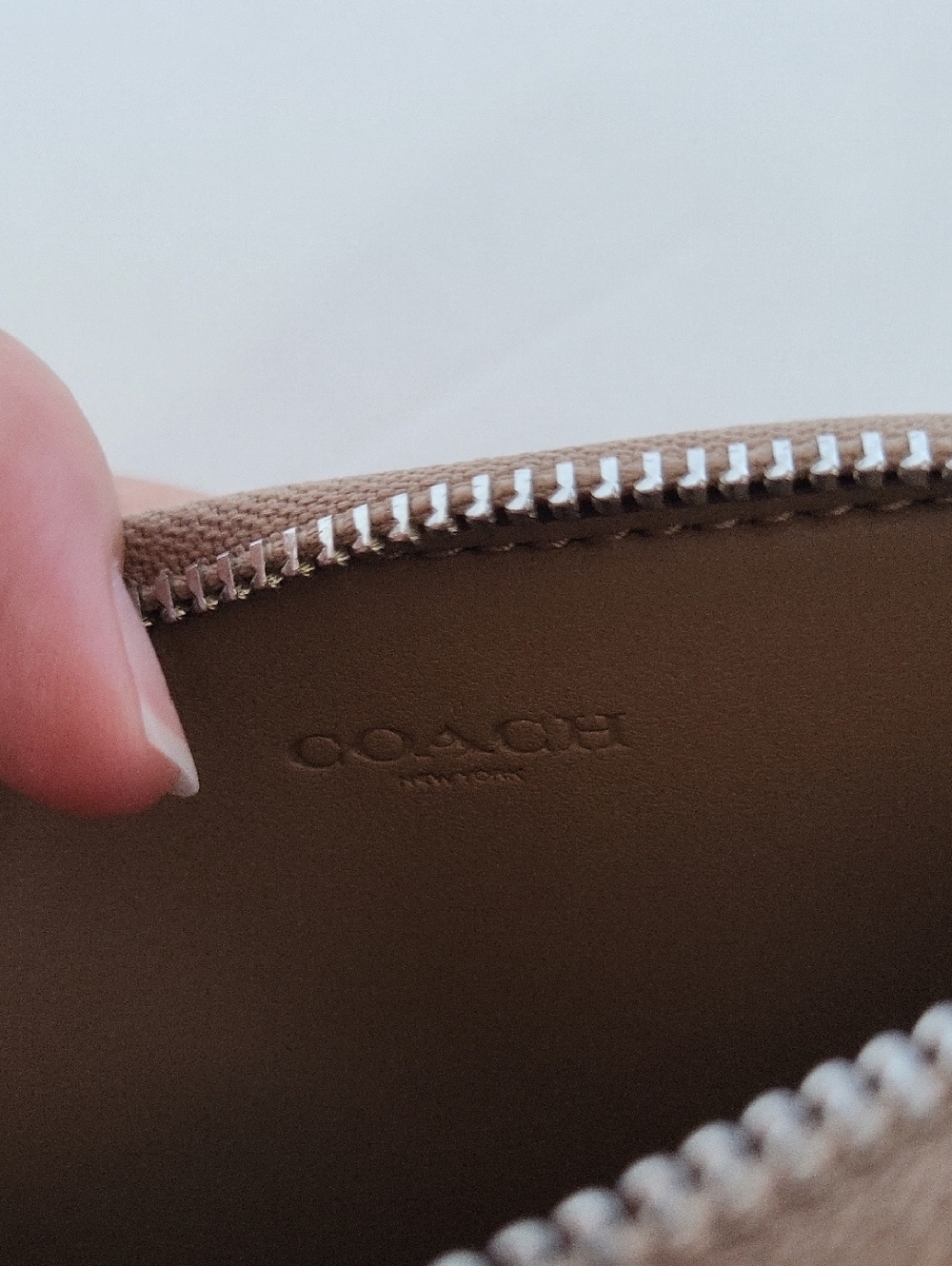 Coach Tan Signature Card Case with Zip - Picture 5 of 9